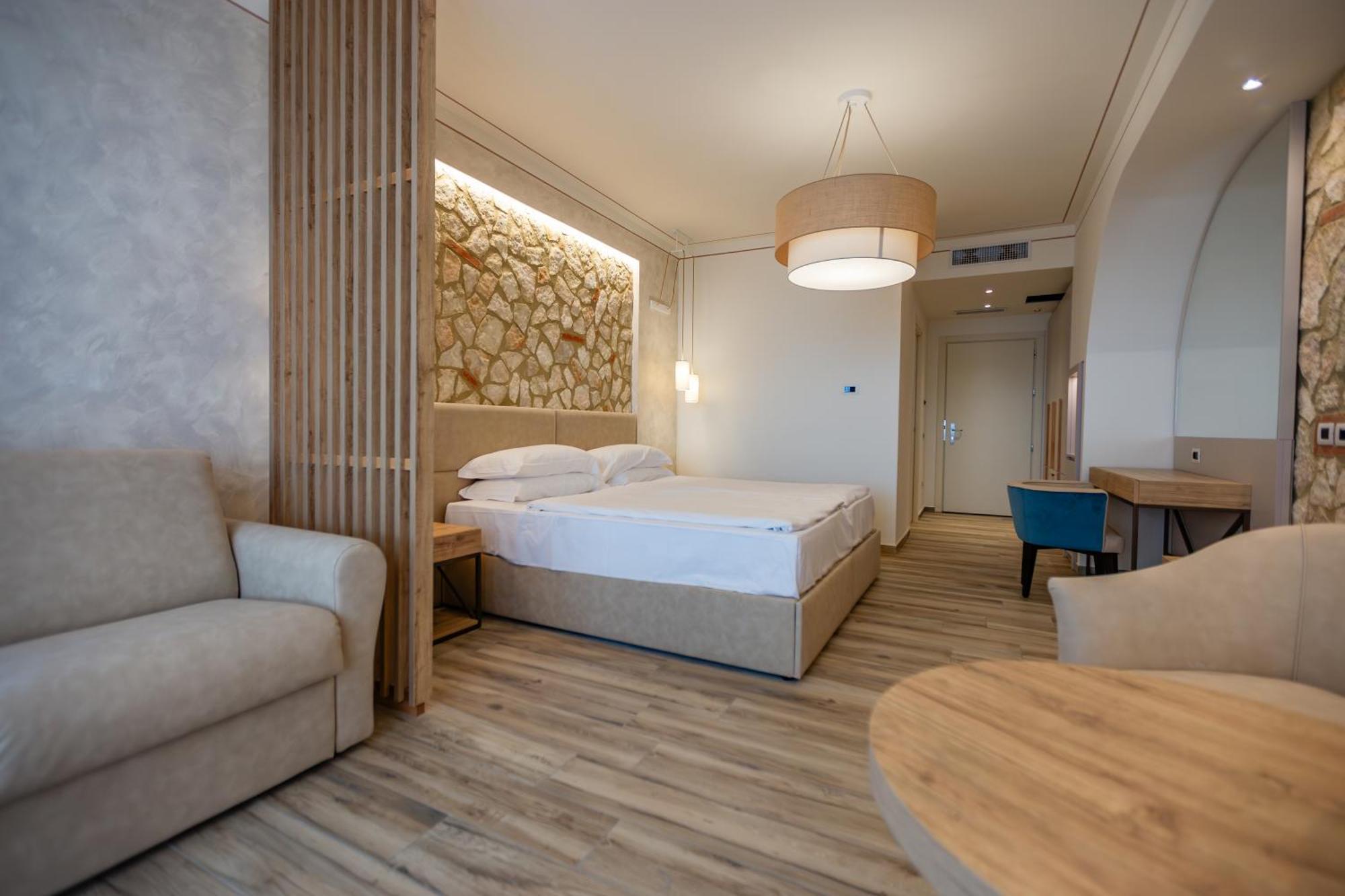Agrihotel Elisabetta Collemezzano Luaran gambar