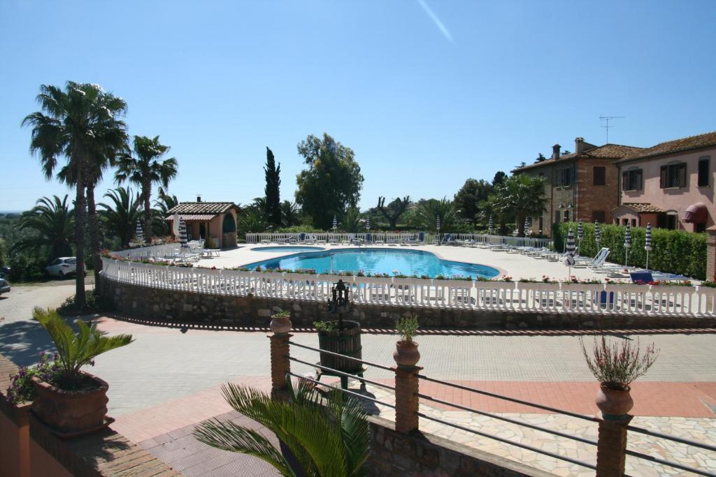 Agrihotel Elisabetta Collemezzano Luaran gambar