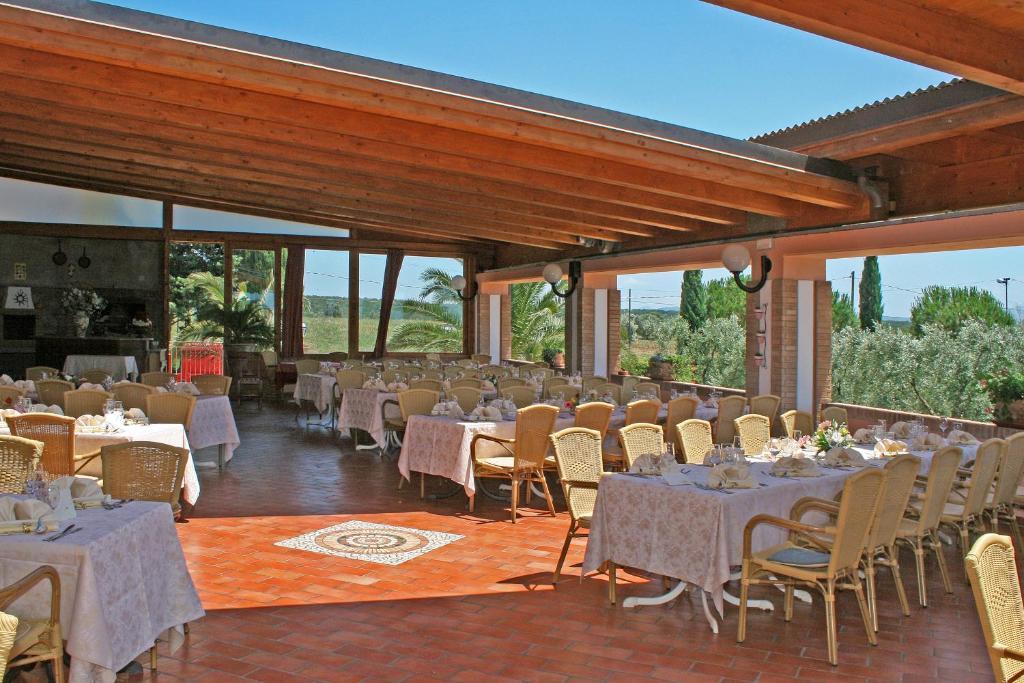 Agrihotel Elisabetta Collemezzano Luaran gambar