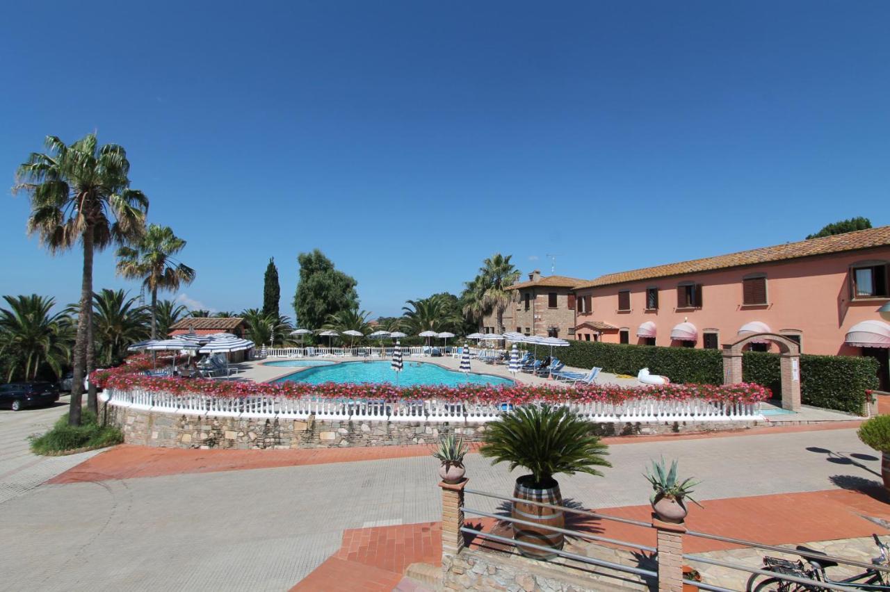 Agrihotel Elisabetta Collemezzano Luaran gambar