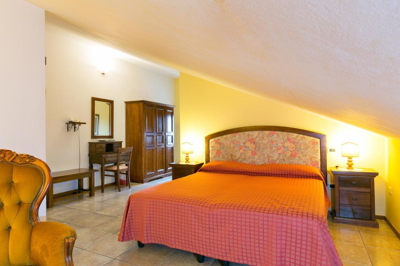 Agrihotel Elisabetta Collemezzano Luaran gambar