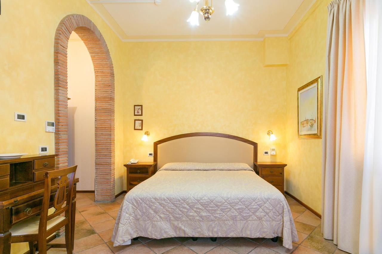 Agrihotel Elisabetta Collemezzano Luaran gambar