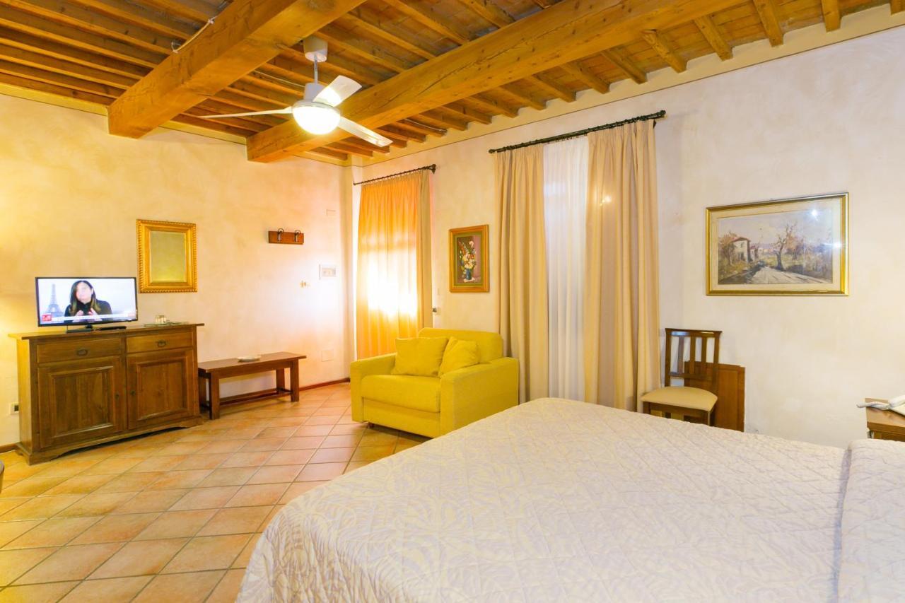 Agrihotel Elisabetta Collemezzano Luaran gambar