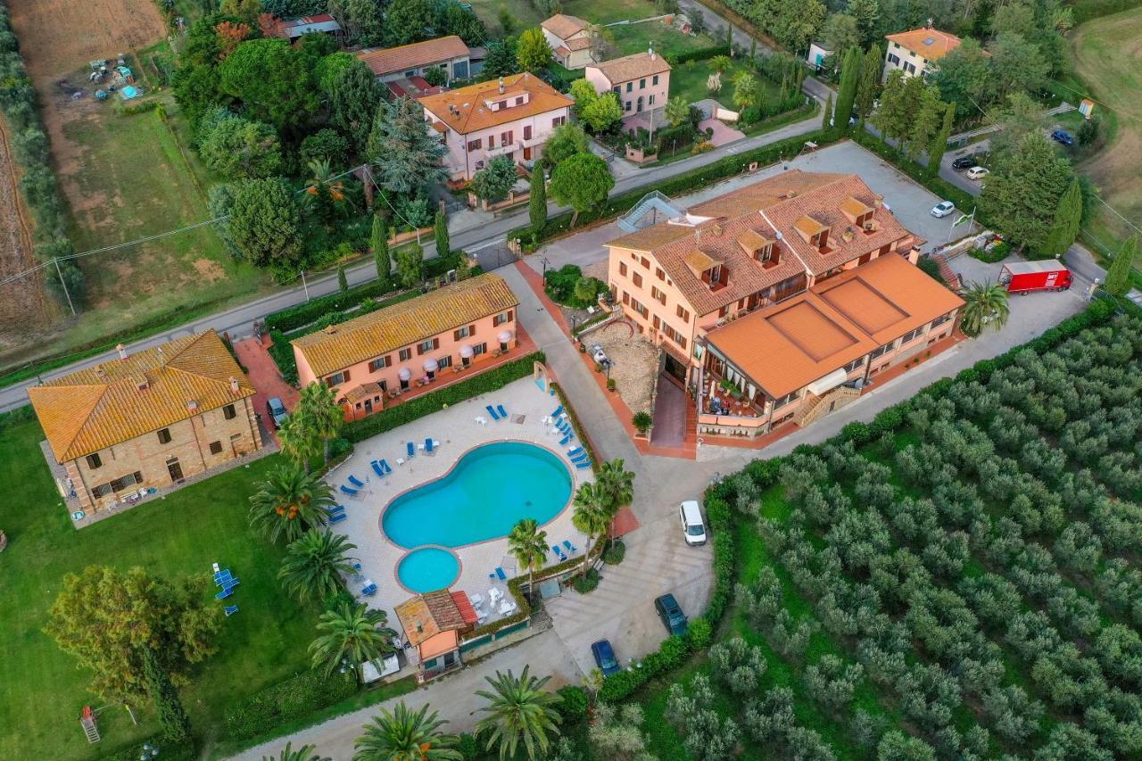Agrihotel Elisabetta Collemezzano Luaran gambar