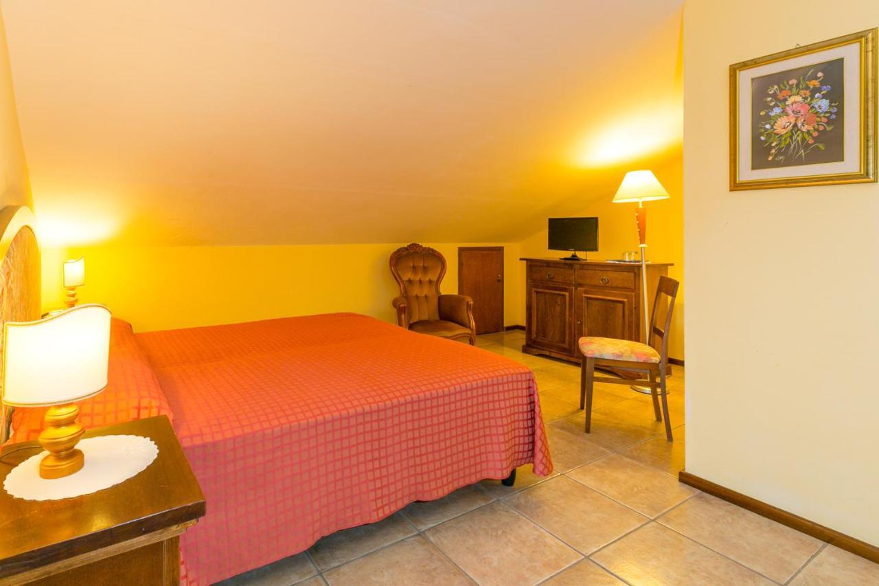 Agrihotel Elisabetta Collemezzano Luaran gambar