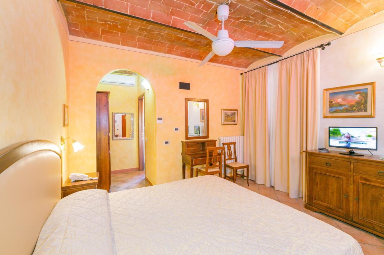 Agrihotel Elisabetta Collemezzano Luaran gambar